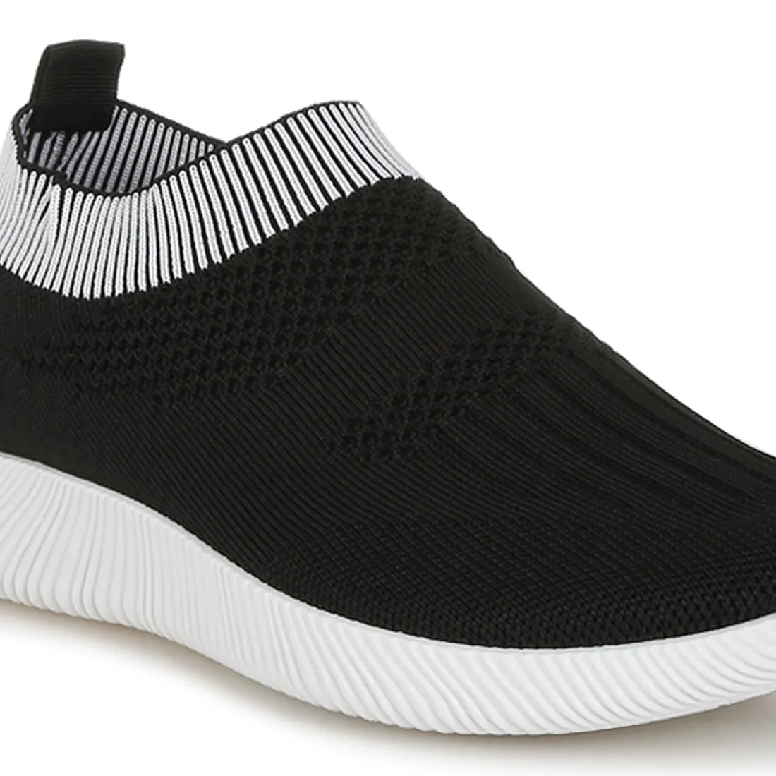 Flyknit Walking Sneakers