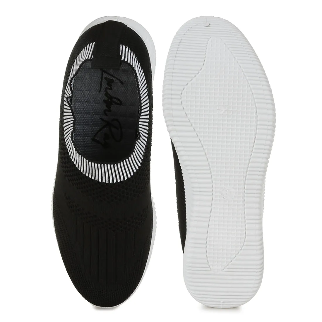 Flyknit Walking Sneakers