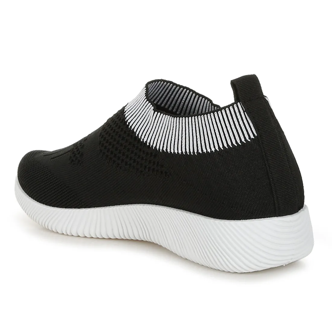 Flyknit Walking Sneakers