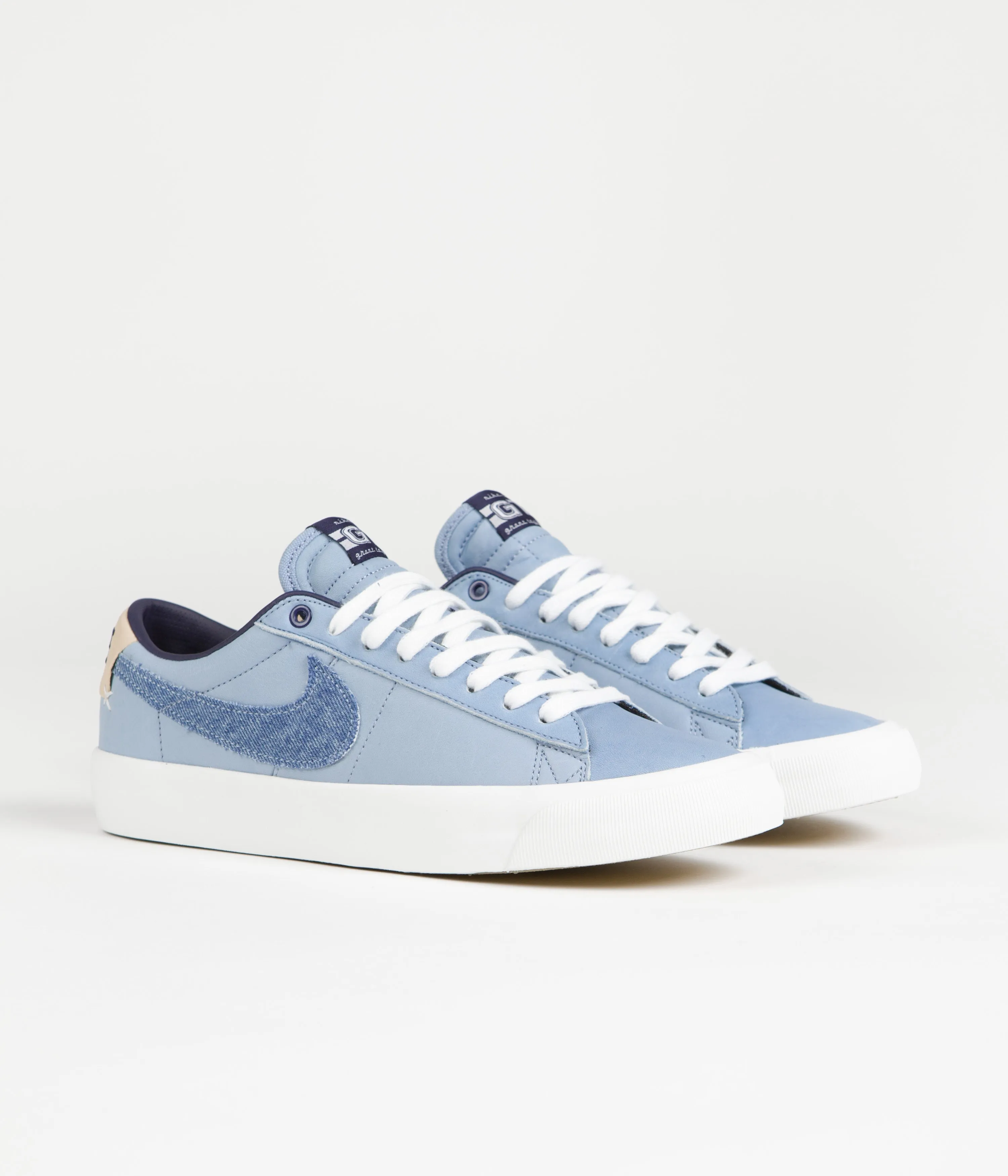 Nike SB Blazer Low Pro GT Premium Shoes - Summit White / Midnight Navy - Summit White