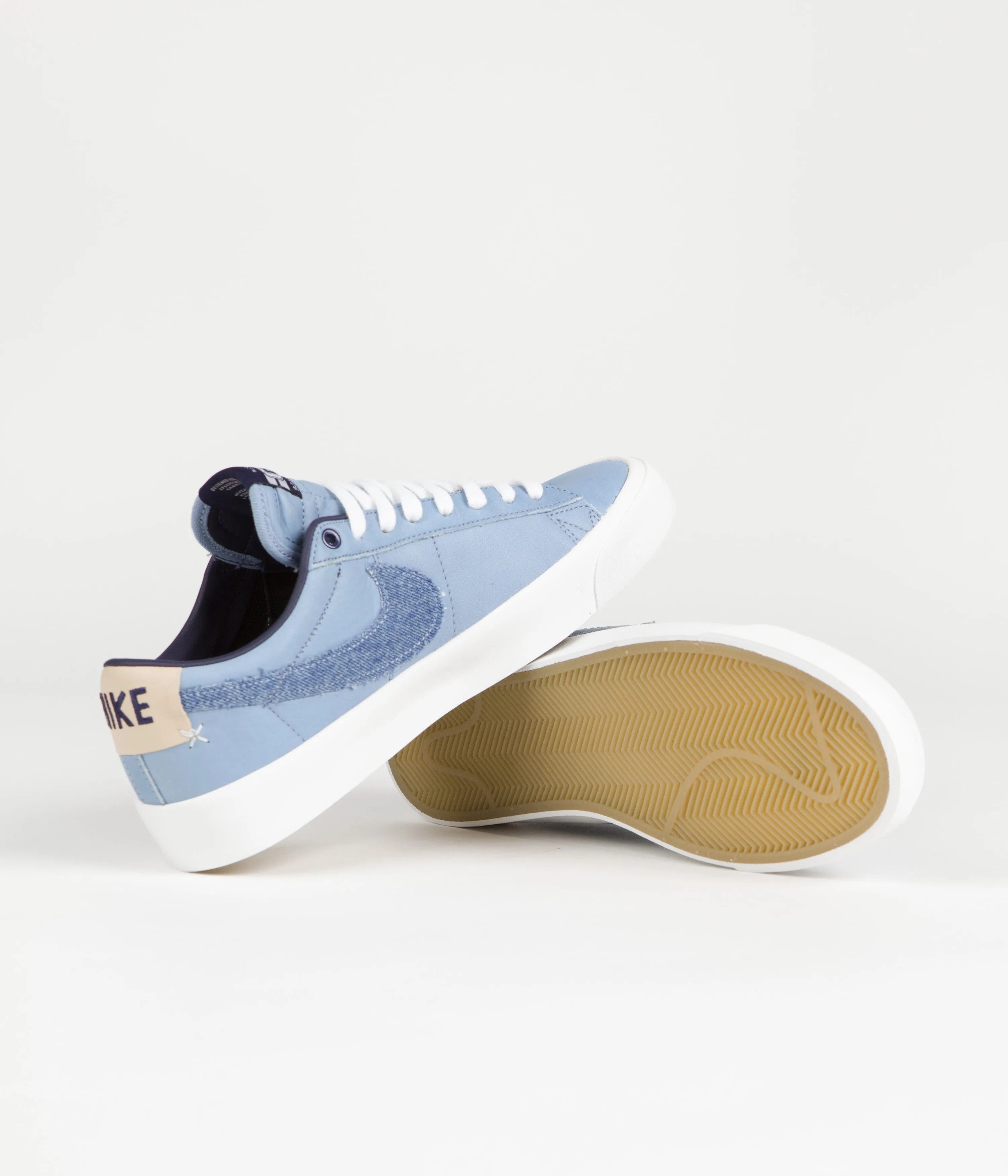 Nike SB Blazer Low Pro GT Premium Shoes - Summit White / Midnight Navy - Summit White