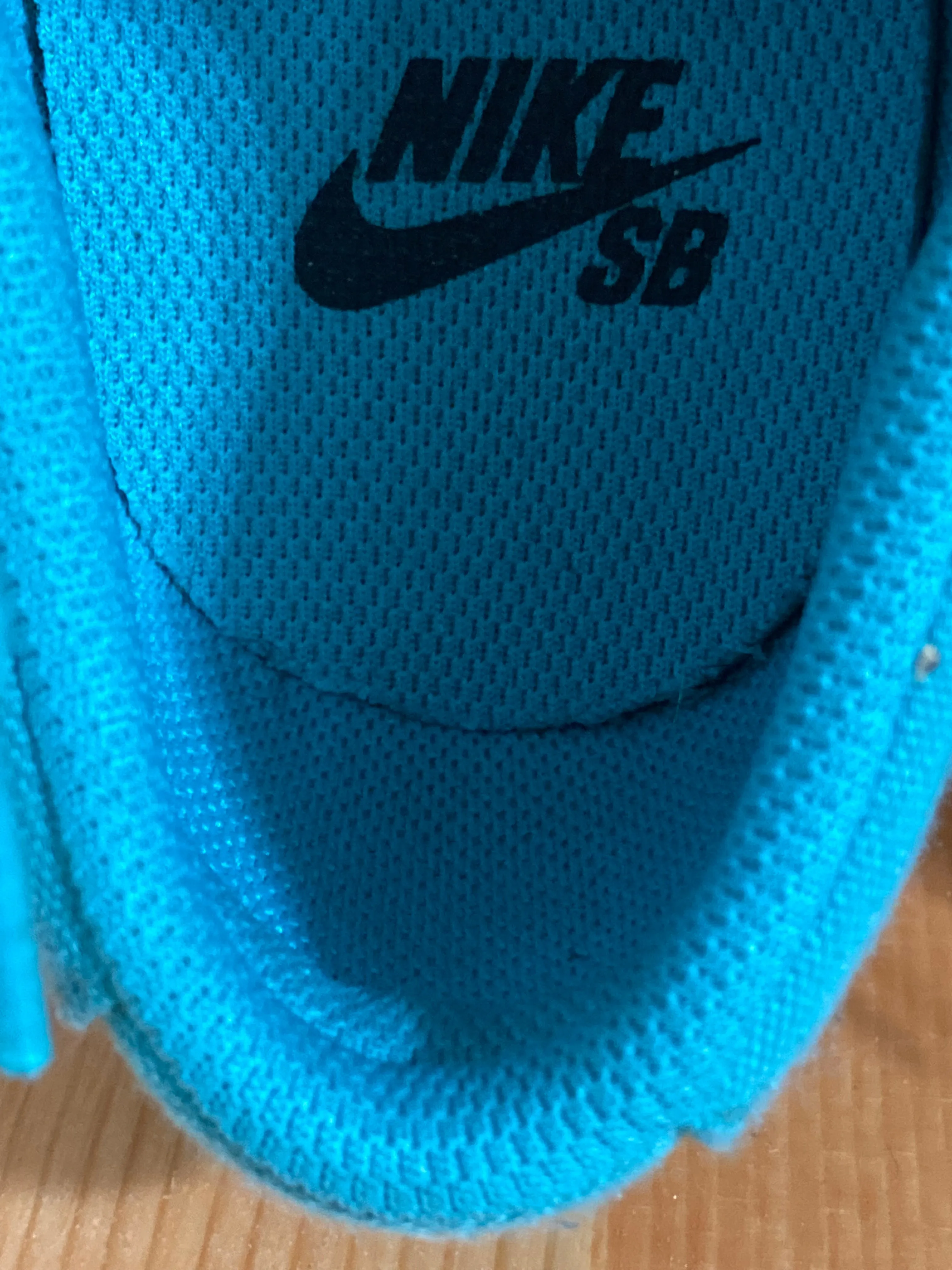 NIKE SB CLUTCH TIFFANY DUNK Youth Size 7 Skateboarding Shoes Sneakers Teal 729825-421