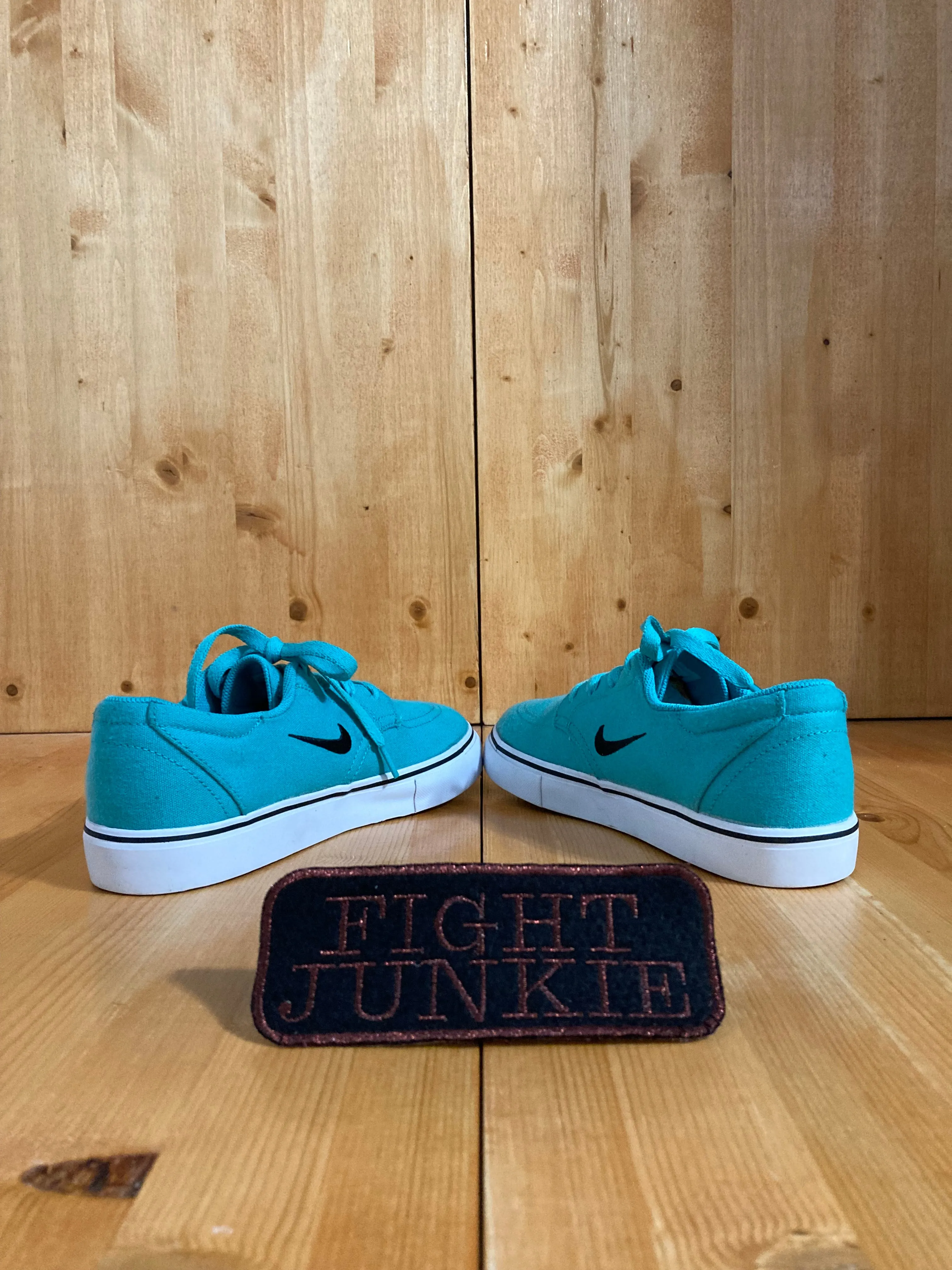 NIKE SB CLUTCH TIFFANY DUNK Youth Size 7 Skateboarding Shoes Sneakers Teal 729825-421