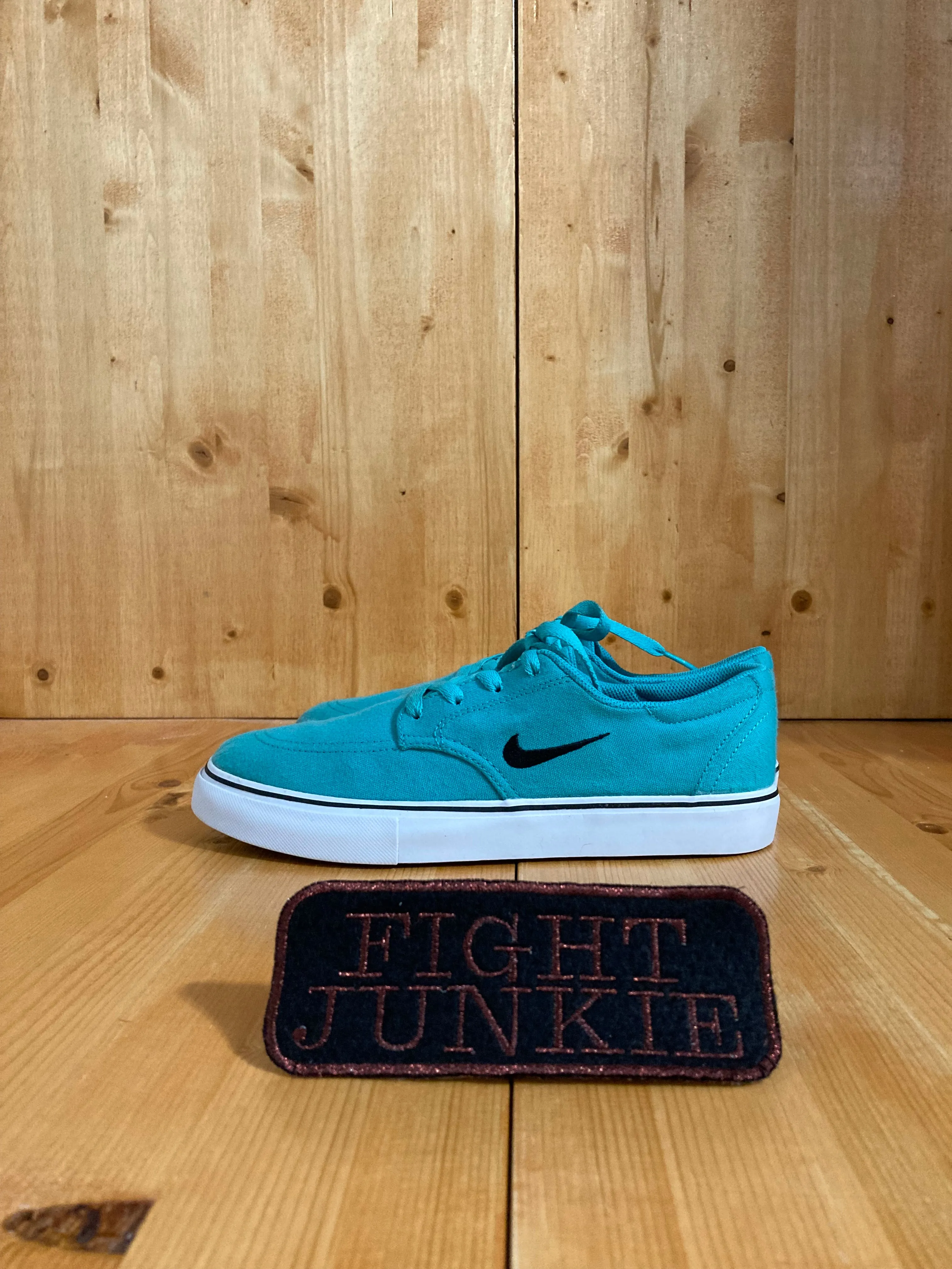 NIKE SB CLUTCH TIFFANY DUNK Youth Size 7 Skateboarding Shoes Sneakers Teal 729825-421