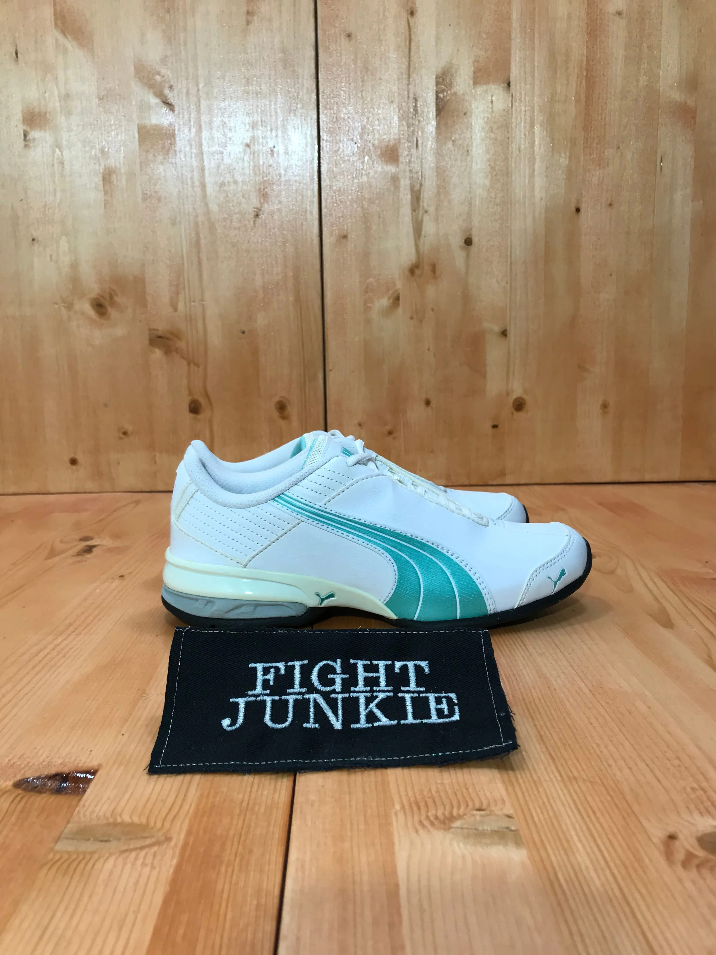 NWOT PUMA SUPER ELEVATE Womens Size 6 Running Shoes Sneakers