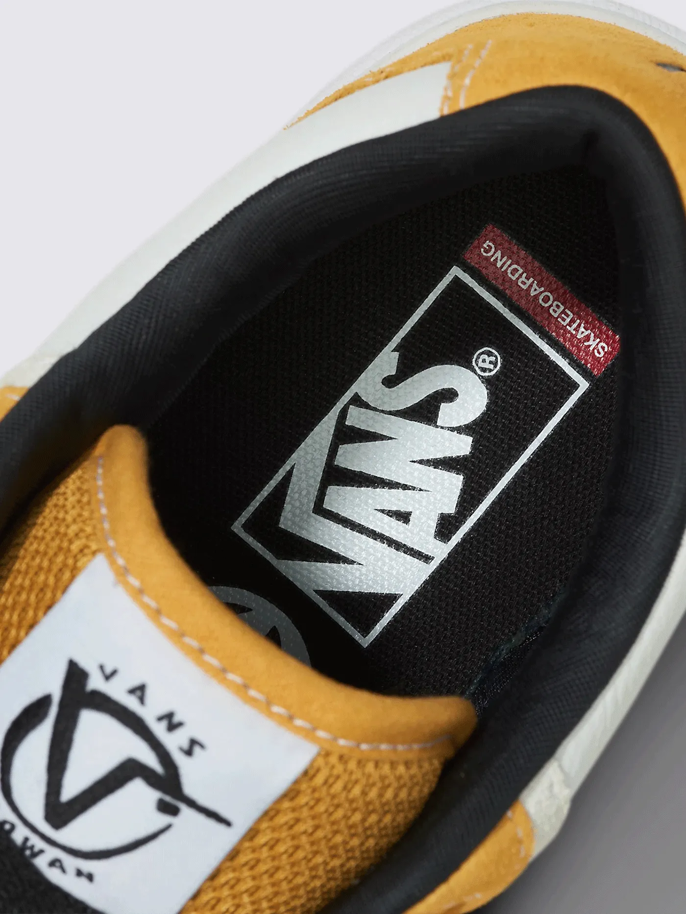 Rowan 2 Black/Yellow/White Shoes